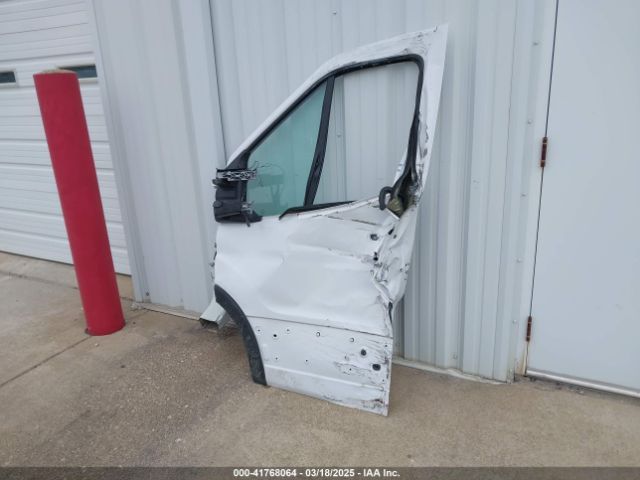 1FDBR7Z88RKA22762 Ford Transit-250 Cab