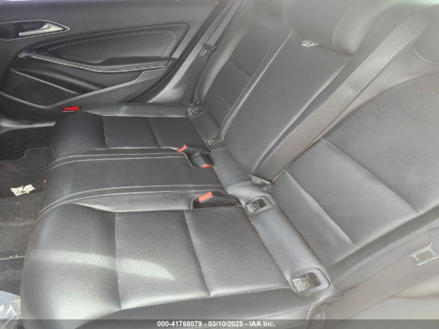 WDDSJ4EB8EN105859 Mercedes-Benz CLA