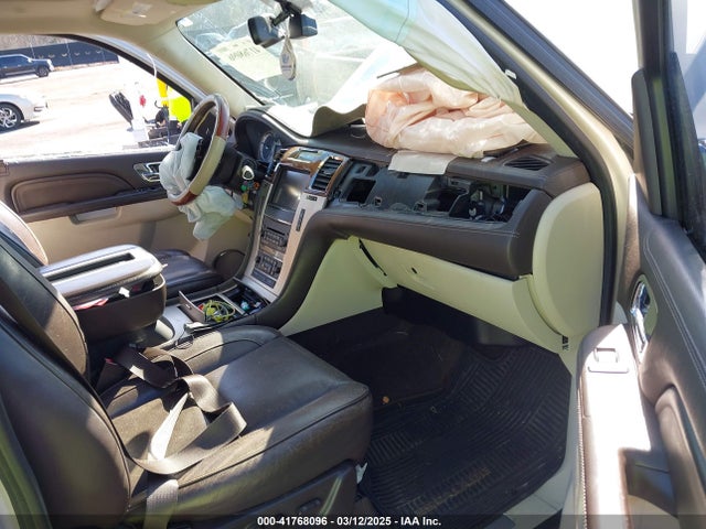 2013 CADILLAC ESCALADE ESV 1GYS3KEF3DR254306 Photo 4