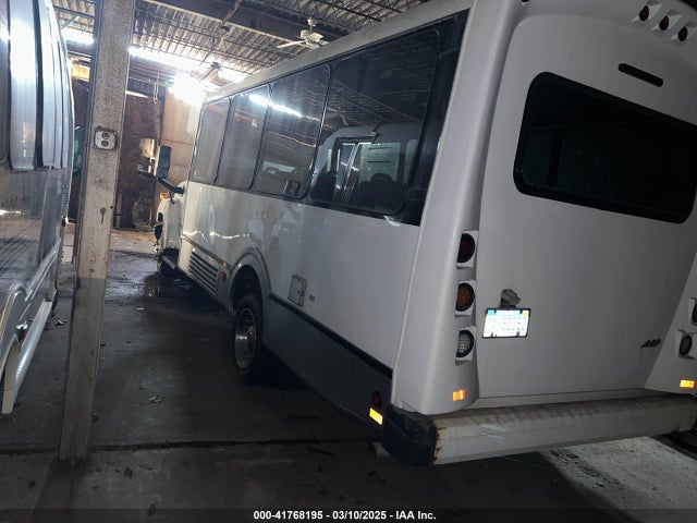 41768195 :رقم المزاد ، 1GBE4V1958F414540 vin ، 2008 Chevrolet Cc4500 مزاد بيع