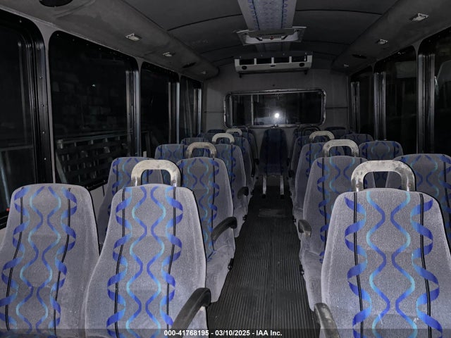 41768195 :رقم المزاد ، 1GBE4V1958F414540 vin ، 2008 Chevrolet Cc4500 مزاد بيع