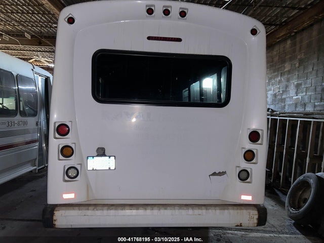 41768195 :رقم المزاد ، 1GBE4V1958F414540 vin ، 2008 Chevrolet Cc4500 مزاد بيع