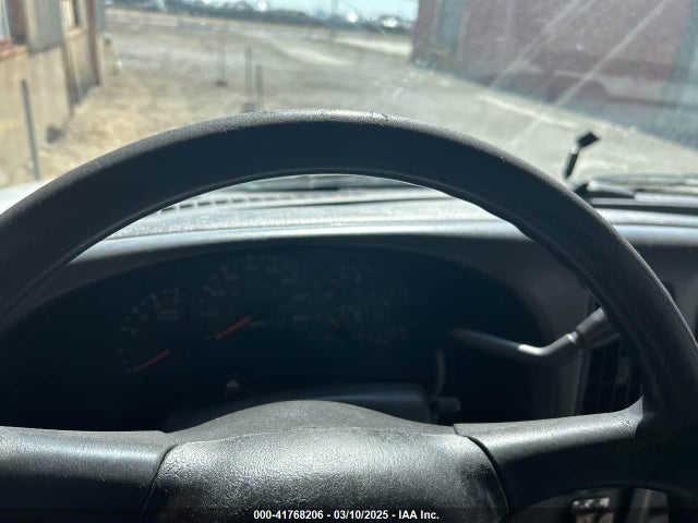 41768206 :رقم المزاد ، 1GBJ5V1919F408392 vin ، 2009 Chevrolet Cc5500 مزاد بيع