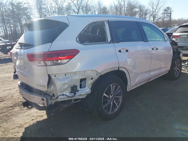 5TDJZRFH8KS583672 Toyota Highlander Xle