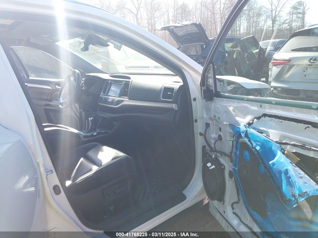 5TDJZRFH8KS583672 Toyota Highlander Xle