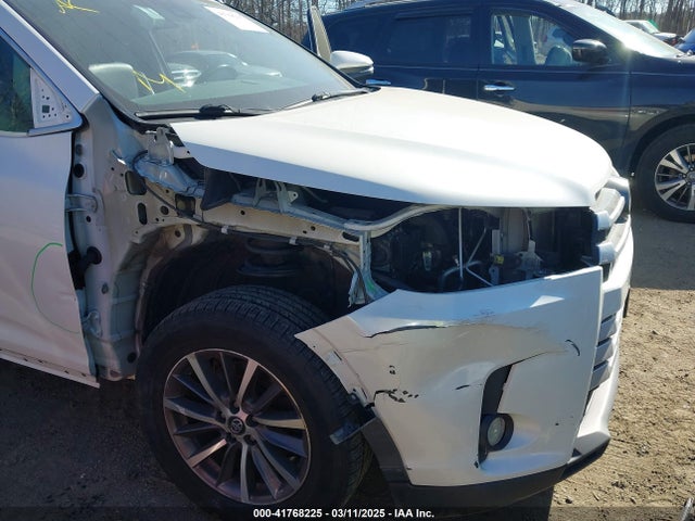 5TDJZRFH8KS583672 Toyota Highlander Xle