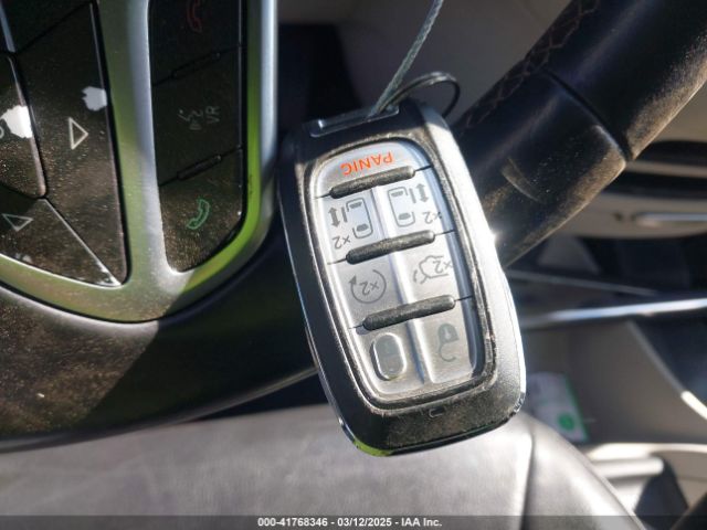 2C4RC1BG9HR683381 Chrysler Pacifica Touring-l