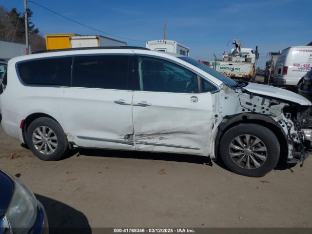 2C4RC1BG9HR683381 Chrysler Pacifica Touring-l