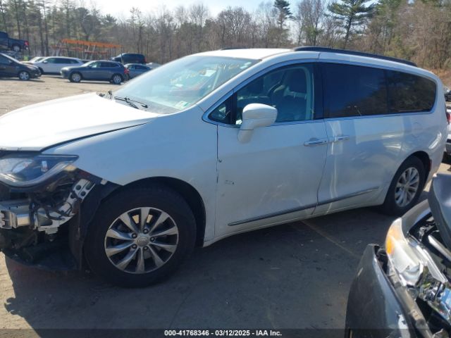 2C4RC1BG9HR683381 Chrysler Pacifica Touring-l