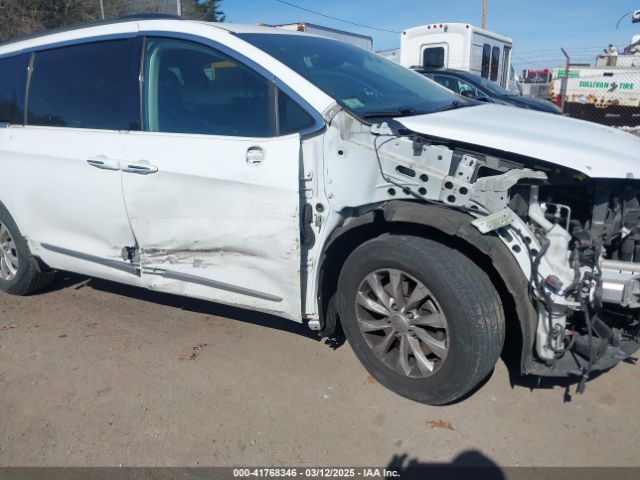 2C4RC1BG9HR683381 Chrysler Pacifica Touring-l