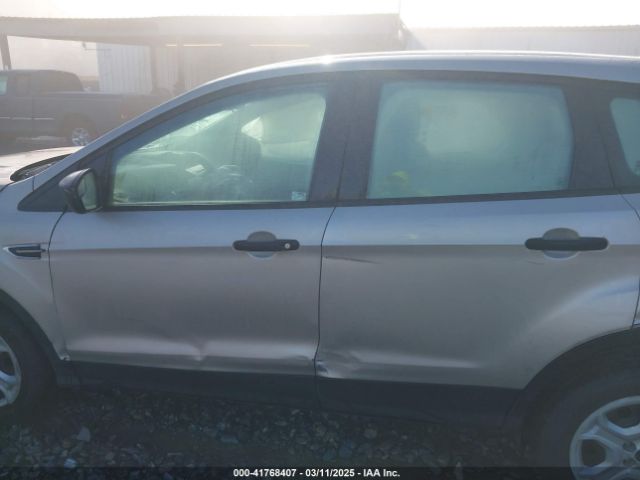 1FMCU0F71HUD24290 Ford ESCAPE S