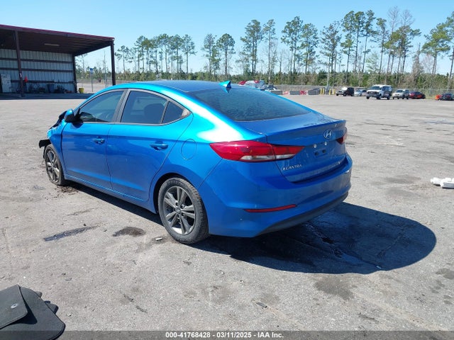 5NPD84LFXHH183858 Hyundai ELANTRA SE