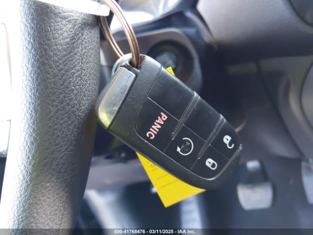 ZACCJBAB8JPH72828 Jeep Renegade Upland Edition 4x4