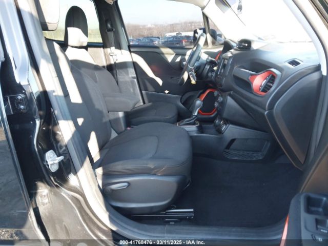 ZACCJBAB8JPH72828 Jeep Renegade Upland Edition 4x4
