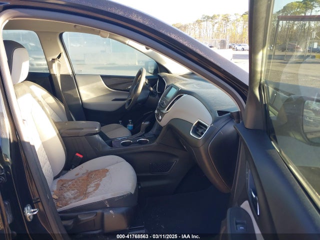 2GNAXHEV5J6225226 Chevrolet EQUINOX LS