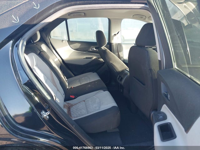 2GNAXHEV5J6225226 Chevrolet EQUINOX LS