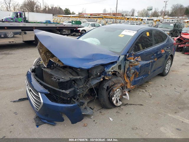 5NPD74LFXJH215605 Hyundai ELANTRA SE