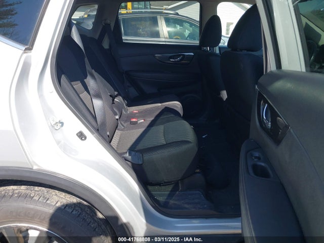 5N1AT2MV0JC770594 Nissan ROGUE SV