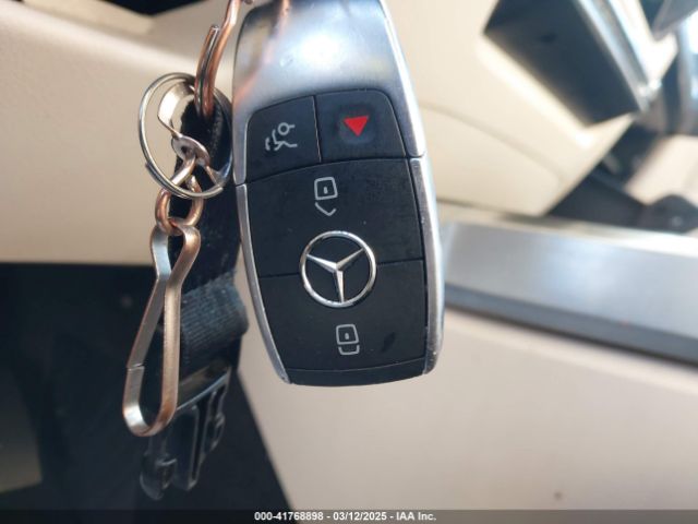 W1N4M4GB0LW033269 Mercedes-Benz GLB 250