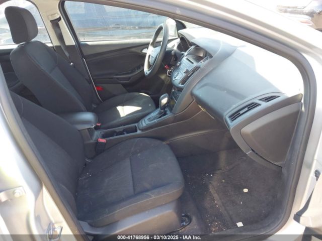 1FADP3F28HL237522 Ford FOCUS SE
