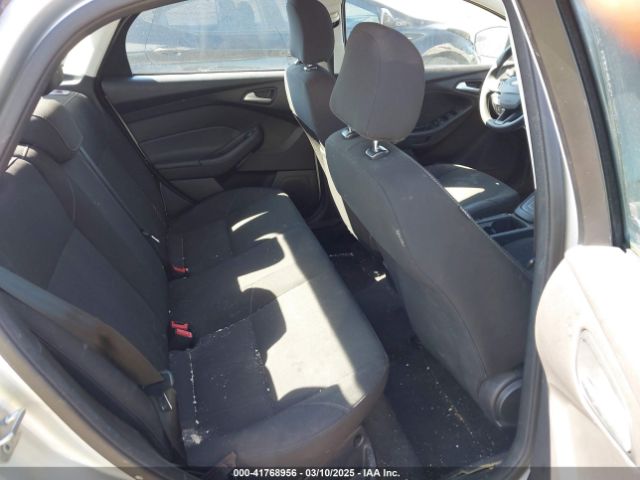 1FADP3F28HL237522 Ford FOCUS SE