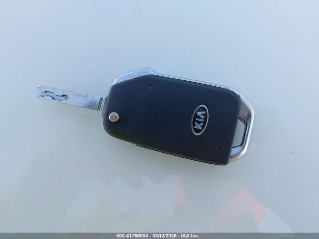 3KPF24AD8LE151323 KIA Forte Lxs