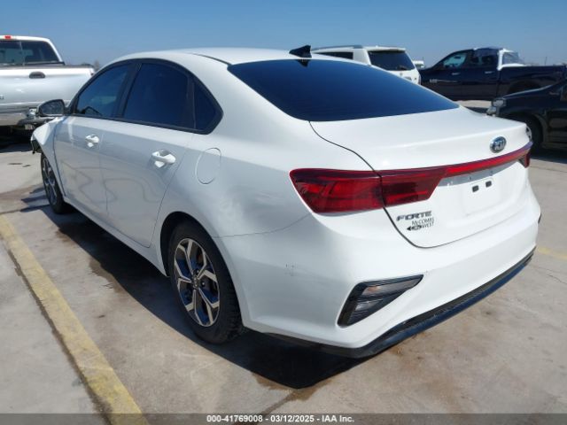 3KPF24AD8LE151323 KIA Forte Lxs