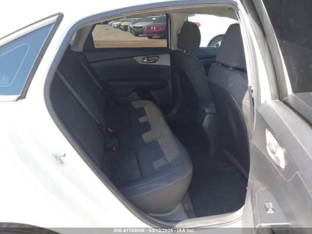 3KPF24AD8LE151323 KIA Forte Lxs