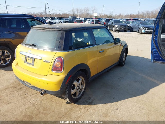 2008 MINI COOPER WMWMF33528TT60807 Photo 3