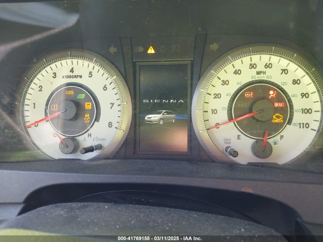 5TDXK3DC9GS696394 Toyota Sienna Se Premium 8 Passenger