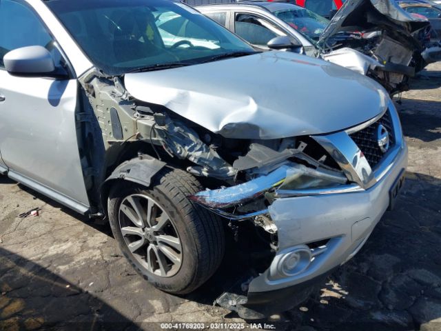 5N1AR2MN1FC682255 Nissan Pathfinder S