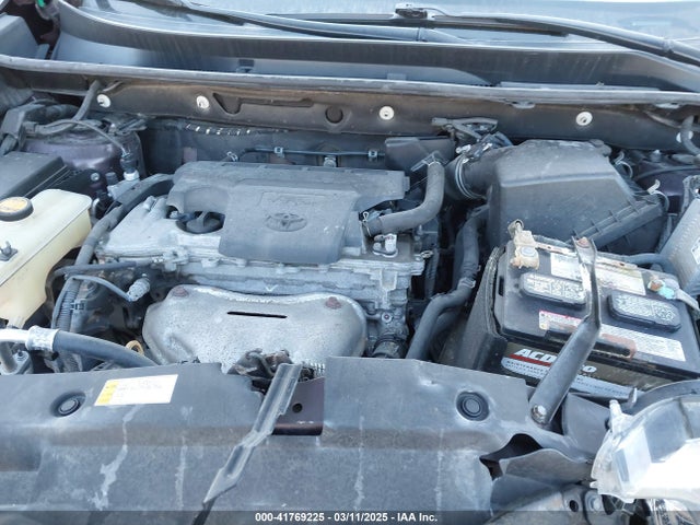 2T3BFREVXGW464225 Toyota RAV4 LE