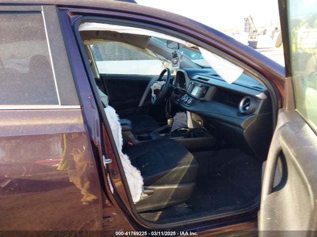 2T3BFREVXGW464225 Toyota RAV4 LE