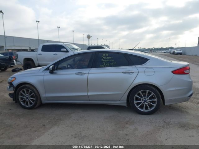 3FA6P0HD8HR241738 Ford FUSION SE