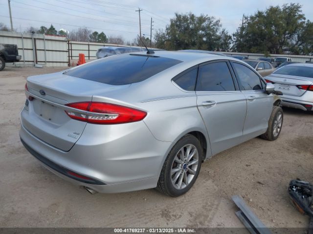 3FA6P0HD8HR241738 Ford FUSION SE
