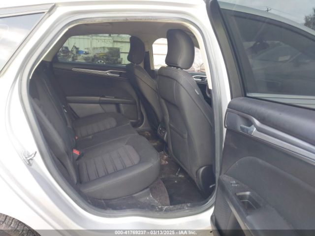 3FA6P0HD8HR241738 Ford FUSION SE