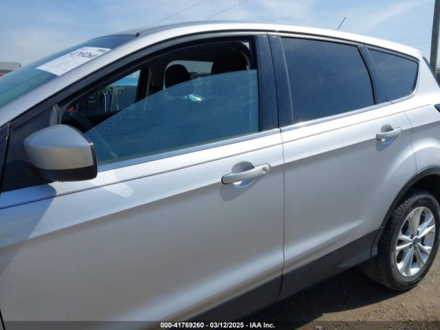 1FMCU9GD9HUC08067 Ford ESCAPE SE