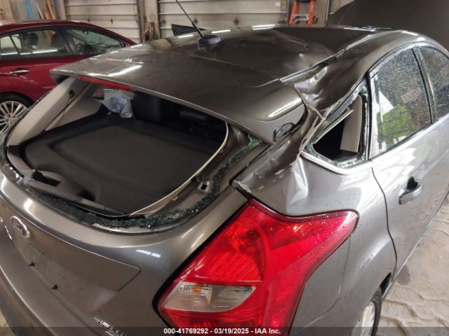 1FADP3N22EL441617 Ford Focus Titanium