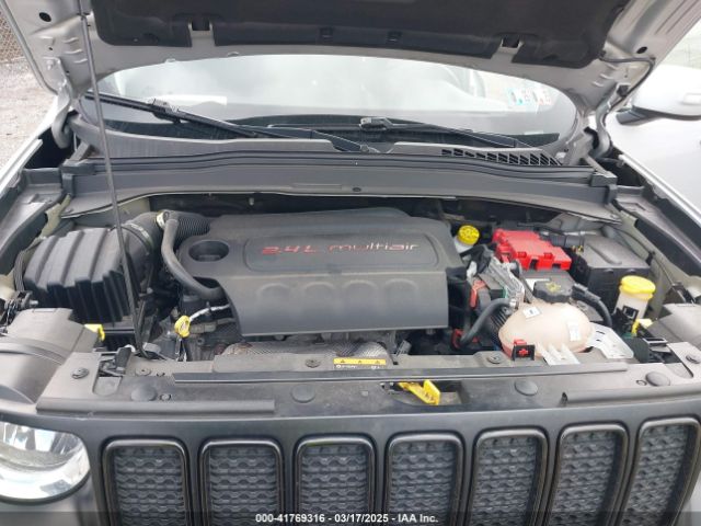 ZACNJBBB9KPK60761 Jeep Renegade Altitude 4x4