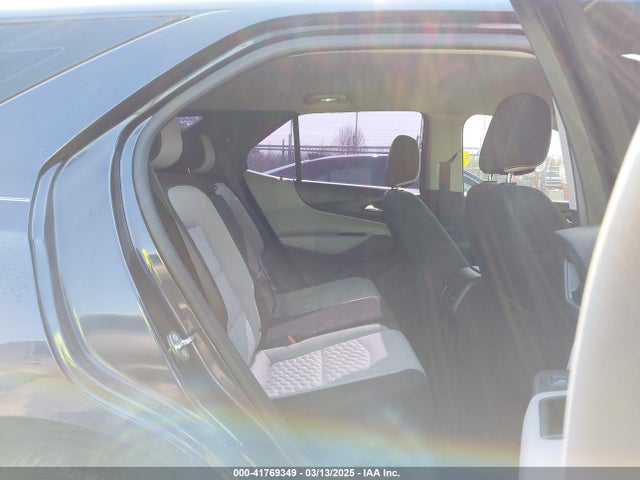 3GNAXHEV1JL403919 Chevrolet EQUINOX LS