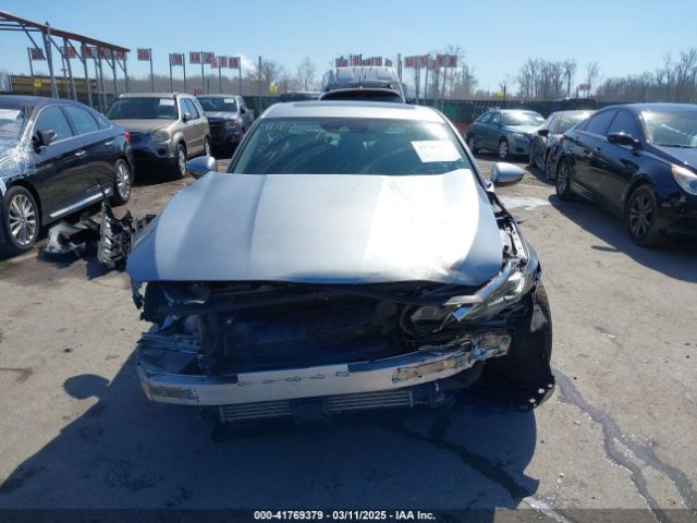1HGCV1F98JA213334 Honda Accord Touring