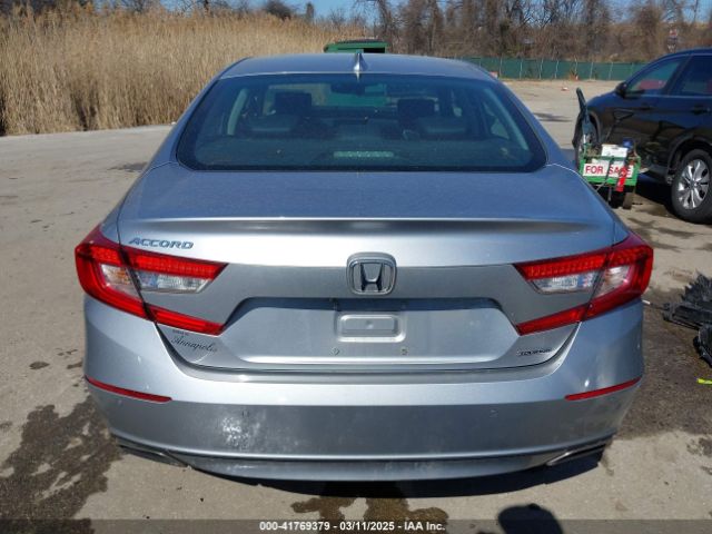 1HGCV1F98JA213334 Honda Accord Touring