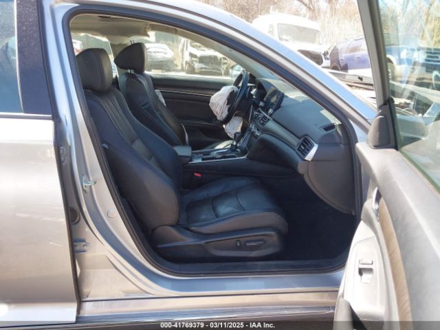 1HGCV1F98JA213334 Honda Accord Touring