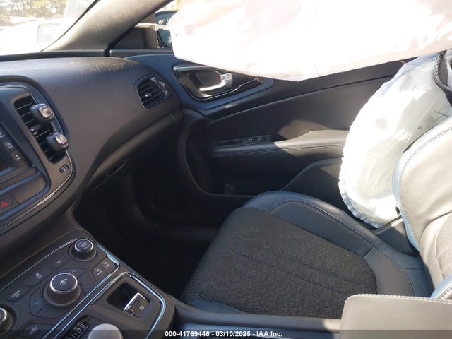 Chrysler 200 S 2015 1C3CCCDG6FN727592 Image 5