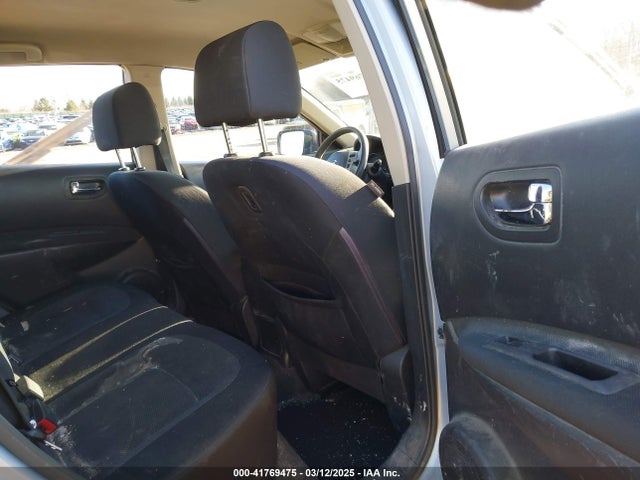 JN8AS5MVXFW261910 Nissan Rogue Select S
