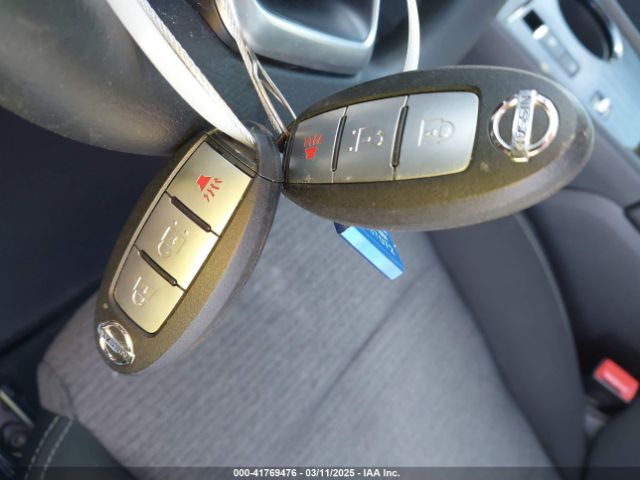 5N1AT3AA5MC828775 Nissan Rogue S Fwd