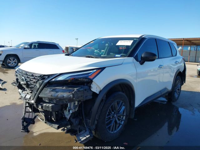 5N1AT3AA5MC828775 Nissan Rogue S Fwd