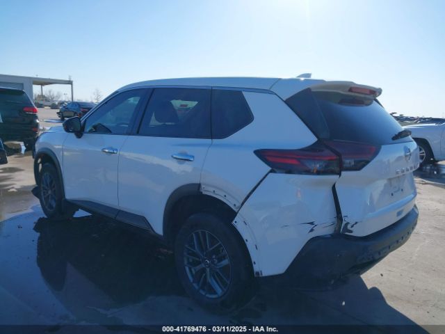 5N1AT3AA5MC828775 Nissan Rogue S Fwd