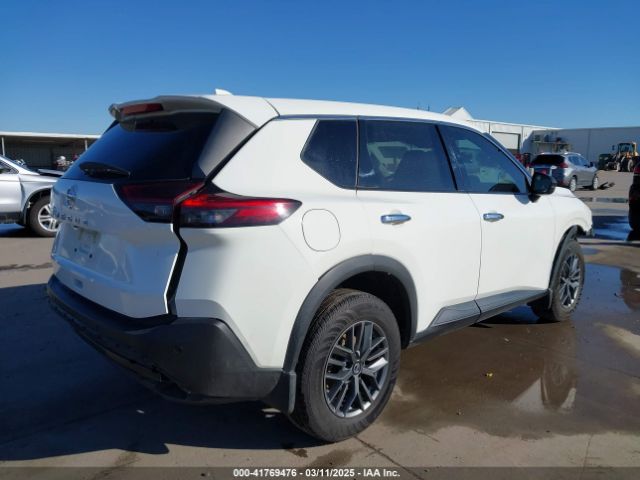 5N1AT3AA5MC828775 Nissan Rogue S Fwd