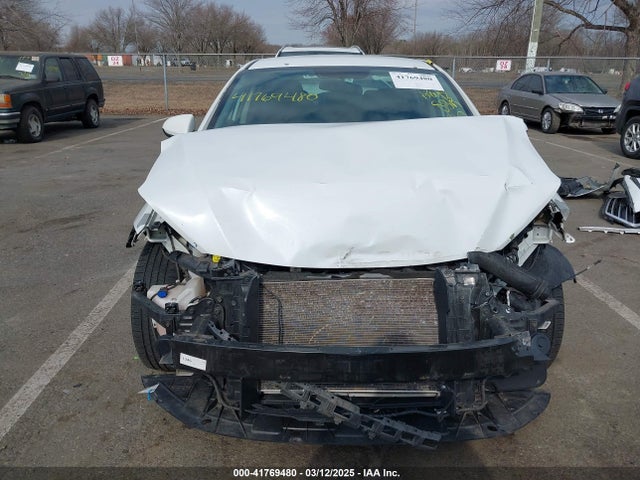 5NPD84LF7JH343524 Hyundai ELANTRA SEL